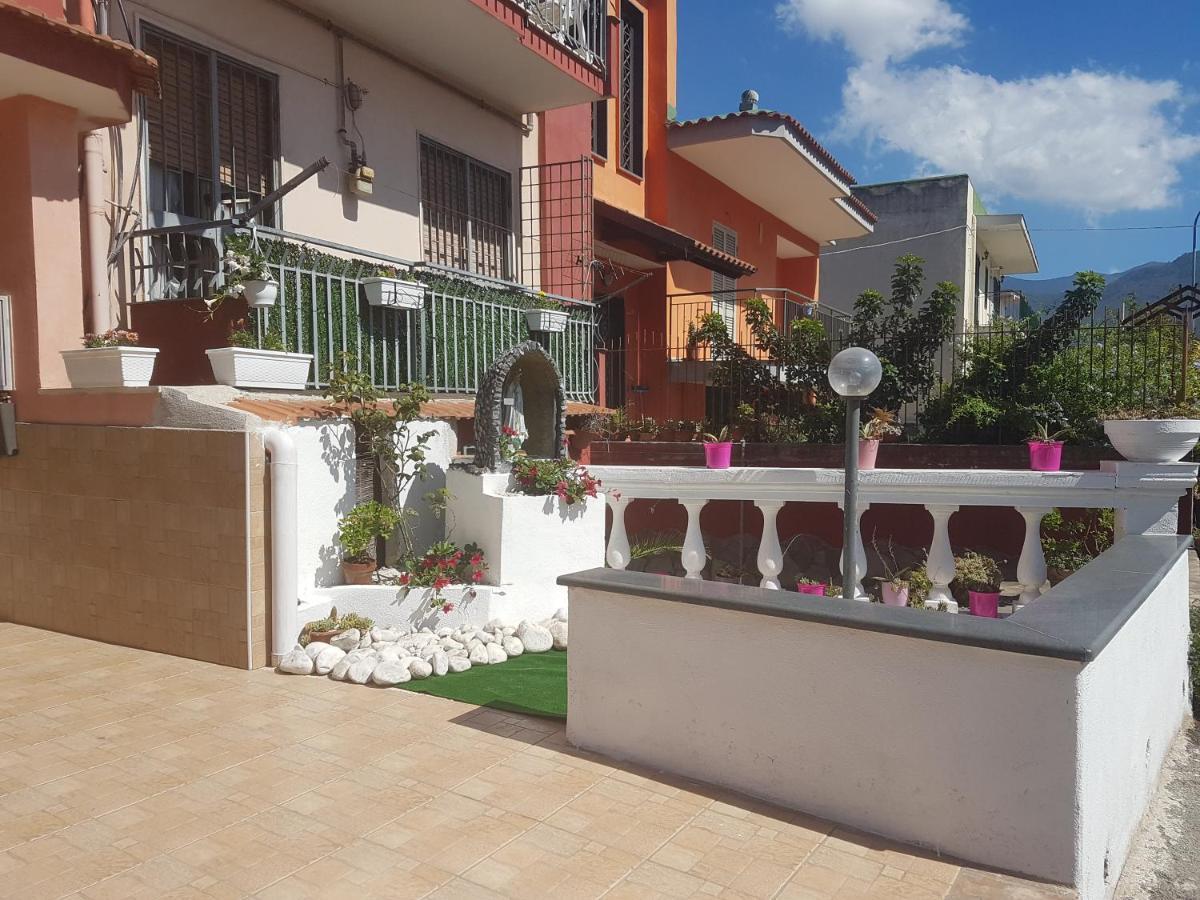 Iris Appartamenti Santa Maria La Carità Exterior foto